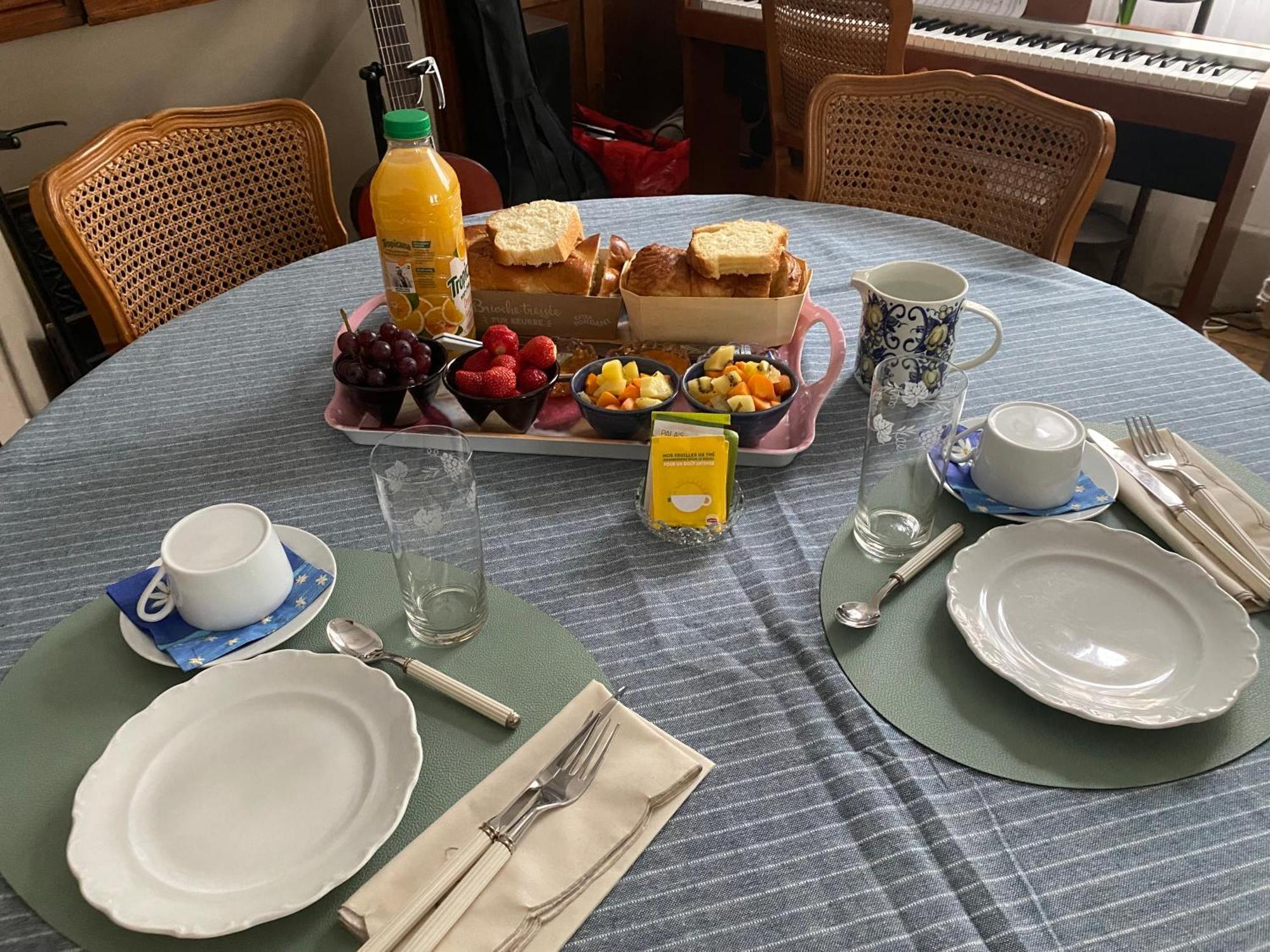Bed and Breakfast Au Jardin Y Moissac Exterior foto